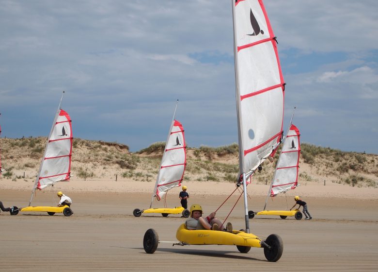 SÉANCES ET STAGES DE CHAR À VOILE – BASE NAUTIQUE DES DEMOISELLES