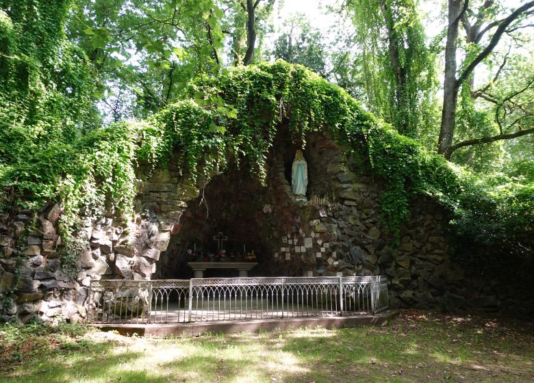 LA GROTTE DE SAINT RÉVÉREND