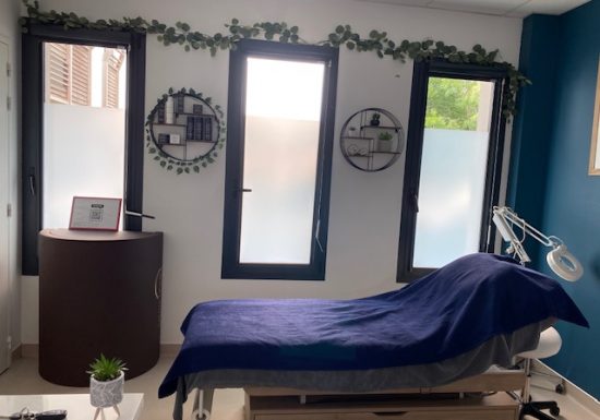 ANNE-SOPHIE KÉRATOTHÉRAPEUTE ET MASSAGES