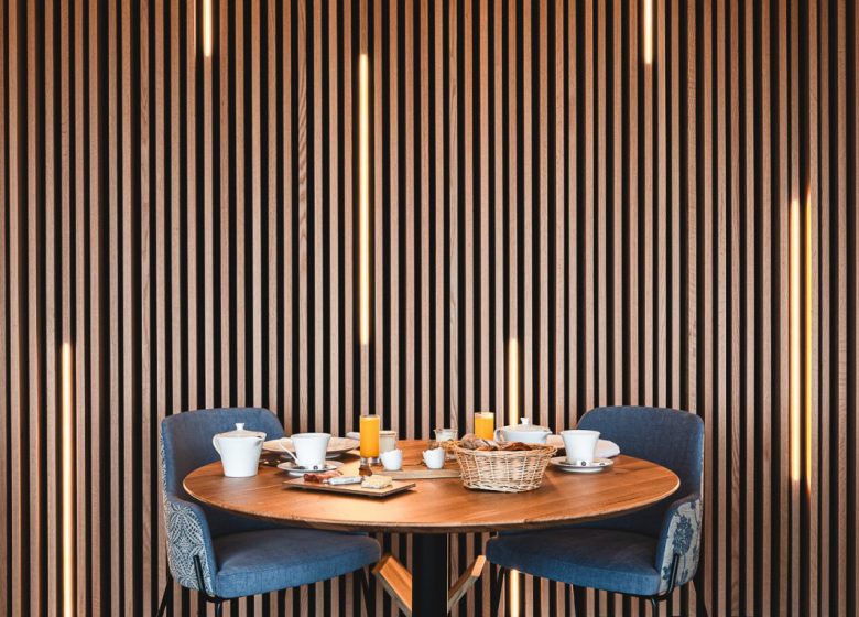 HÔTEL – RESTAURANT LES BRISANTS