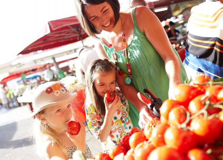 MARCHÉ CÔTÉ CROIX DE VIE