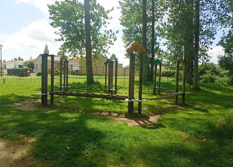 AIRE DE JEUX DU CHÂTEAU