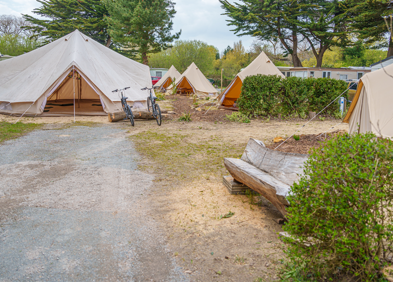 CAMPING LES PINÈDES DE LA CAILLAUDERIE