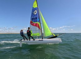SORTIE « CATAMARAN » EN FAMILLE AVEC MONITEUR – ECOLE DE VOILE DE LA NORMANDELIÈRE