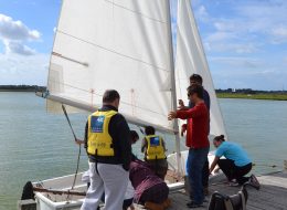 HANDI NAUTISME – LOCATION MINI J ET CARAVELLE- BASE NAUTIQUE DES VALLÉES
